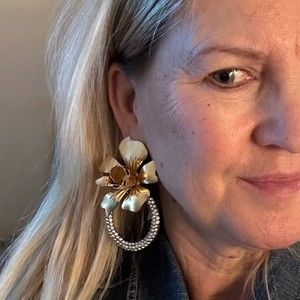 Meet your Posher, Caroline